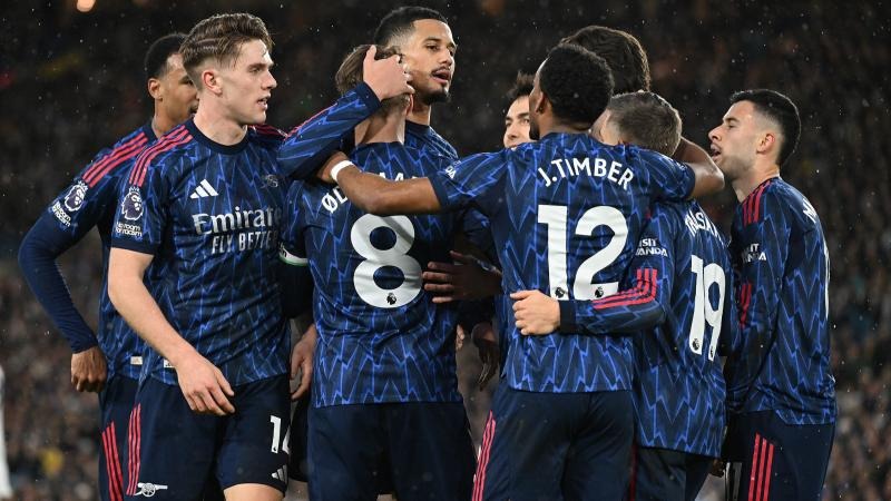 世欧预-英格兰3-0拉脱维亚2连胜领跑 詹姆斯圆月